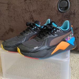 Men’s black, light blue and orange Sneakers in excellent condition.